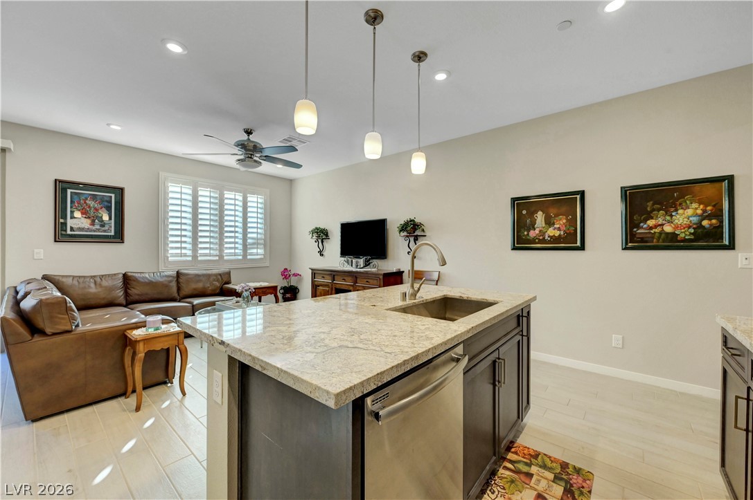 9291 Desert Pearl Avenue