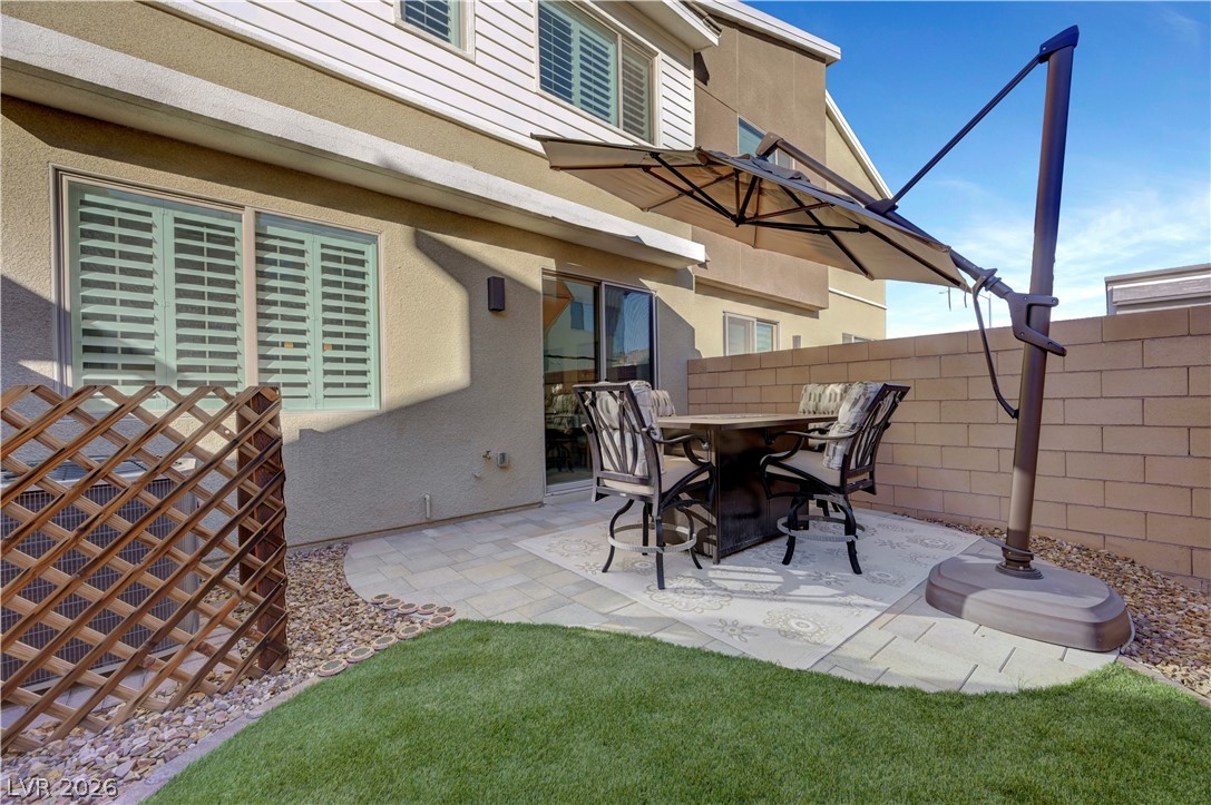 9291 Desert Pearl Avenue