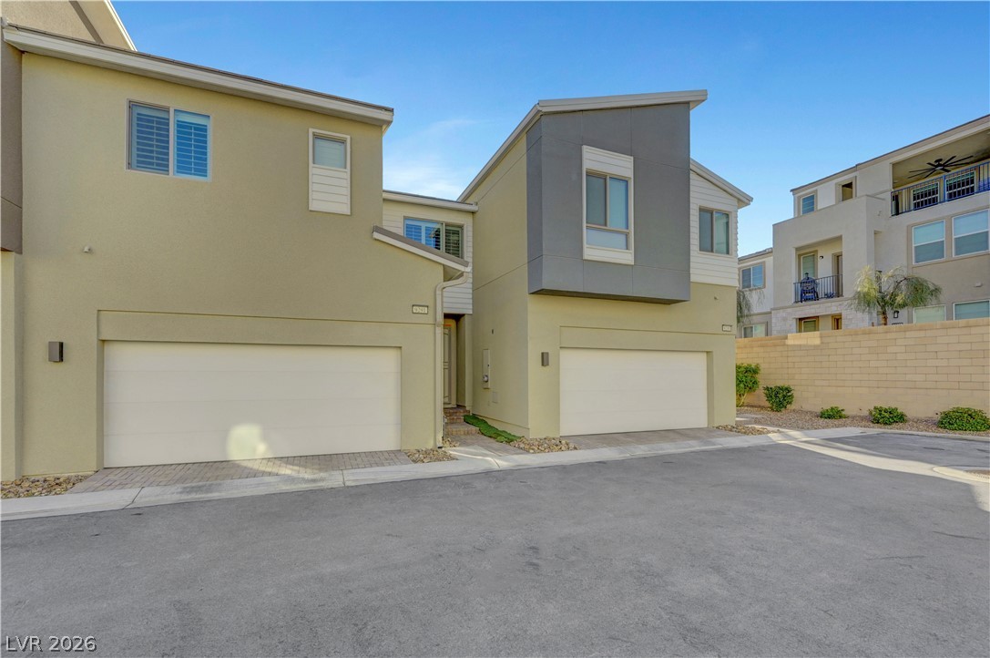 9291 Desert Pearl Avenue