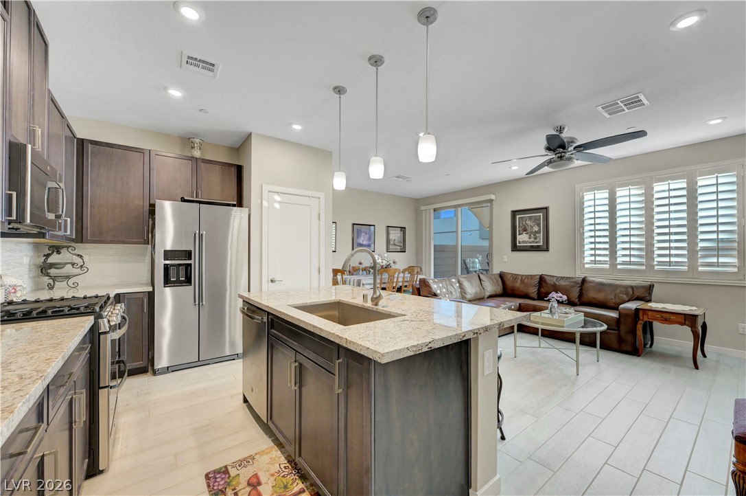 9291 Desert Pearl Avenue