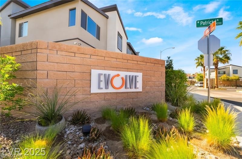 9291 Desert Pearl Avenue