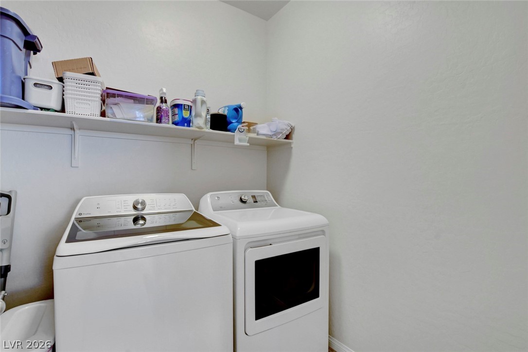 355 Mano Destra Lane