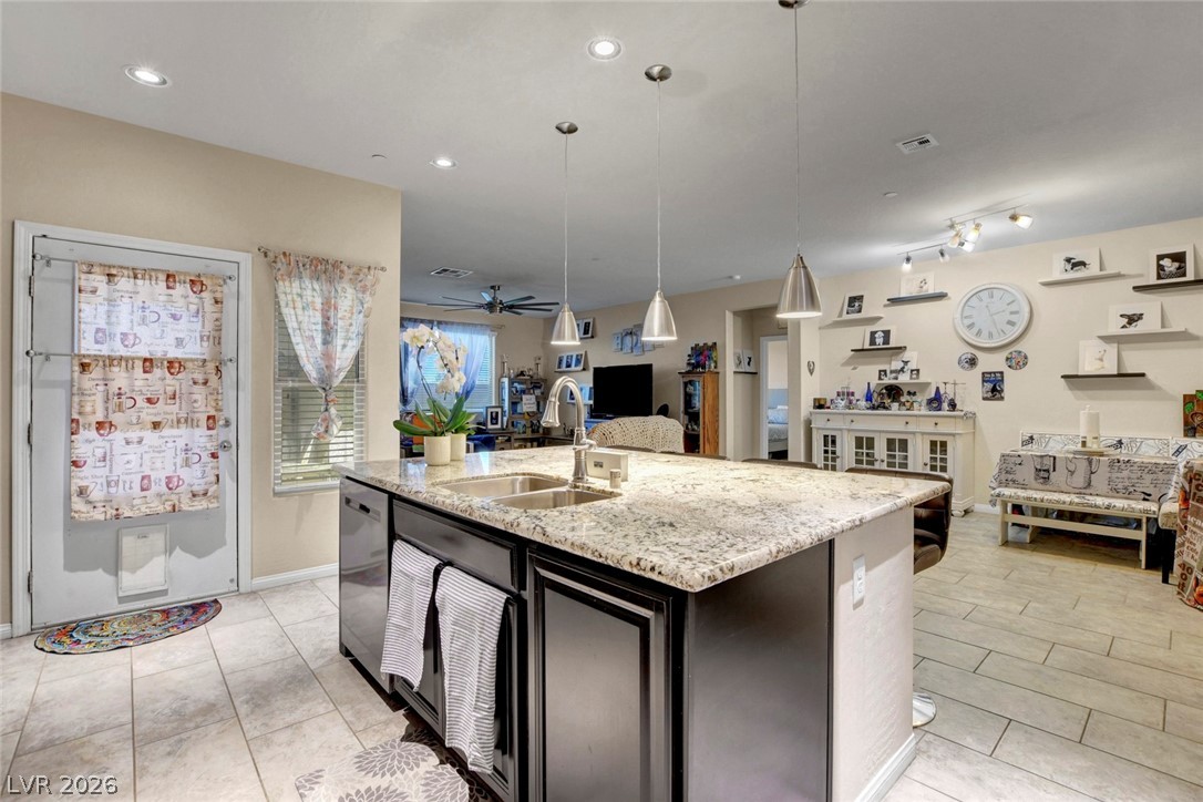 355 Mano Destra Lane