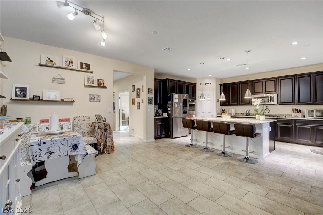 355 Mano Destra Lane