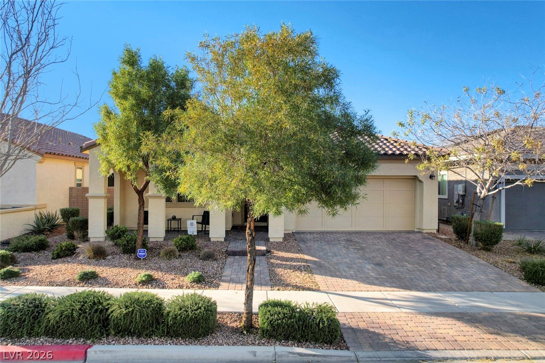 355 Mano Destra Lane