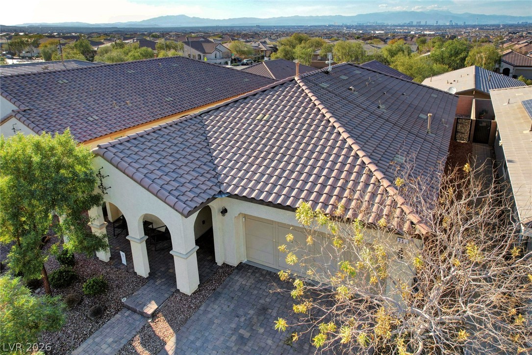 355 Mano Destra Lane