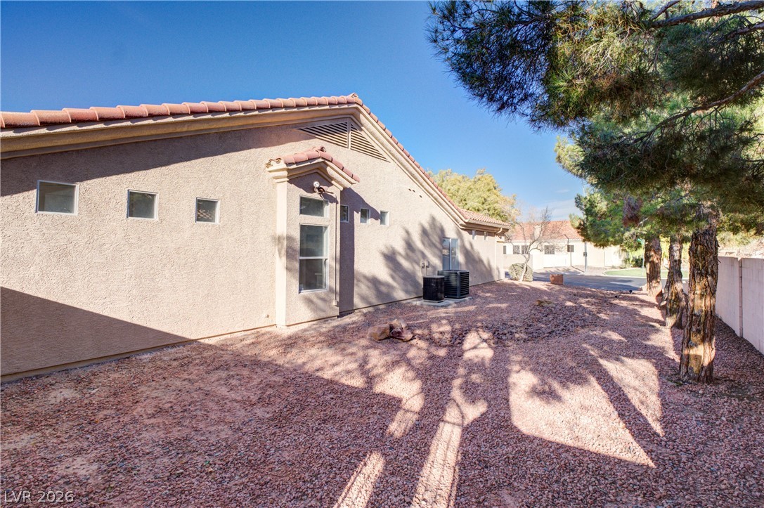 7411 Thornbuck Place