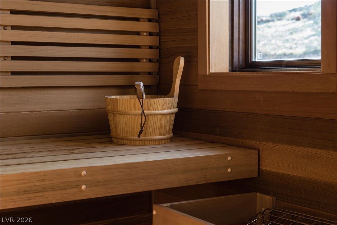 5 PROMONTORY POINTE Lane