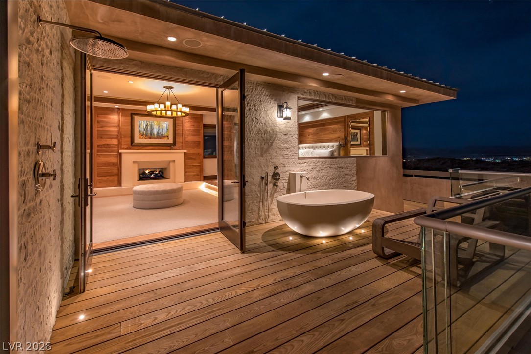 5 PROMONTORY POINTE Lane