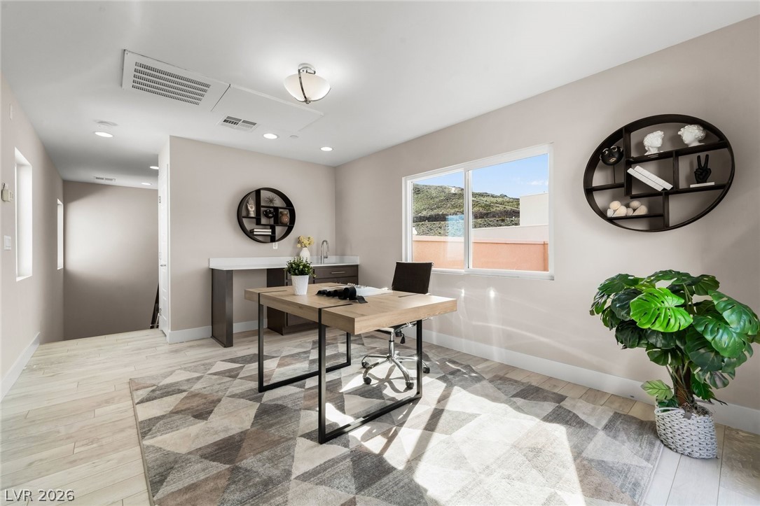 276 Crimson Edge Street