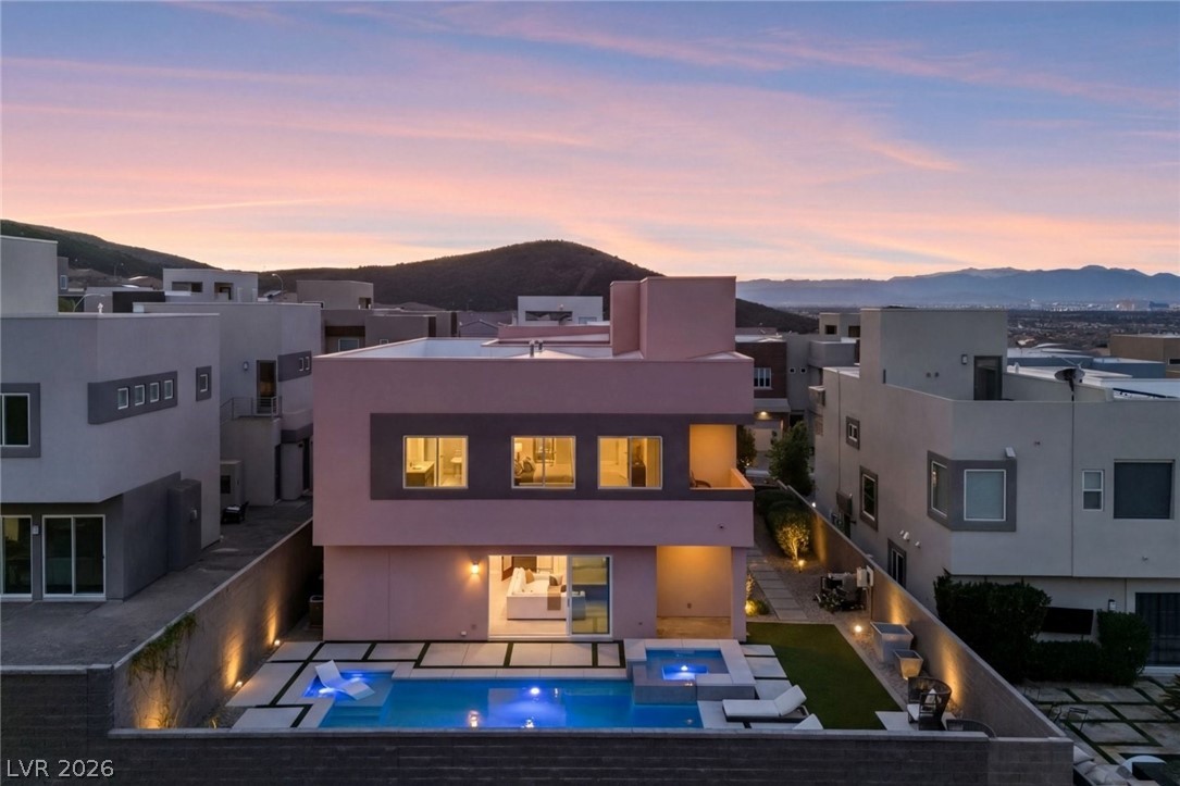 276 Crimson Edge Street