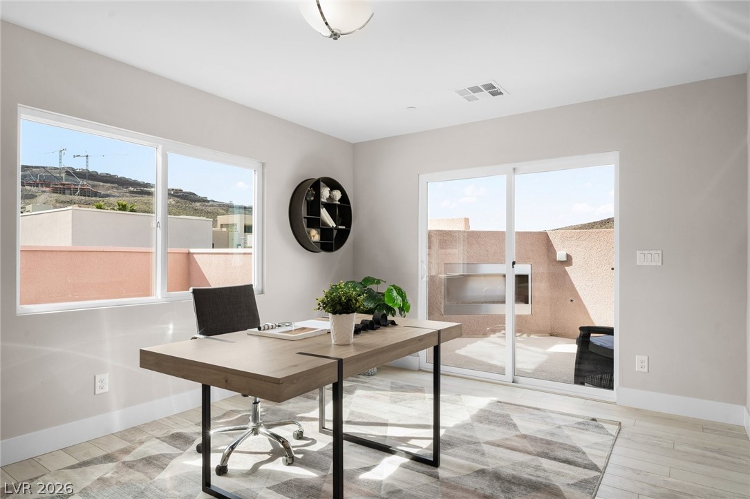 276 Crimson Edge Street