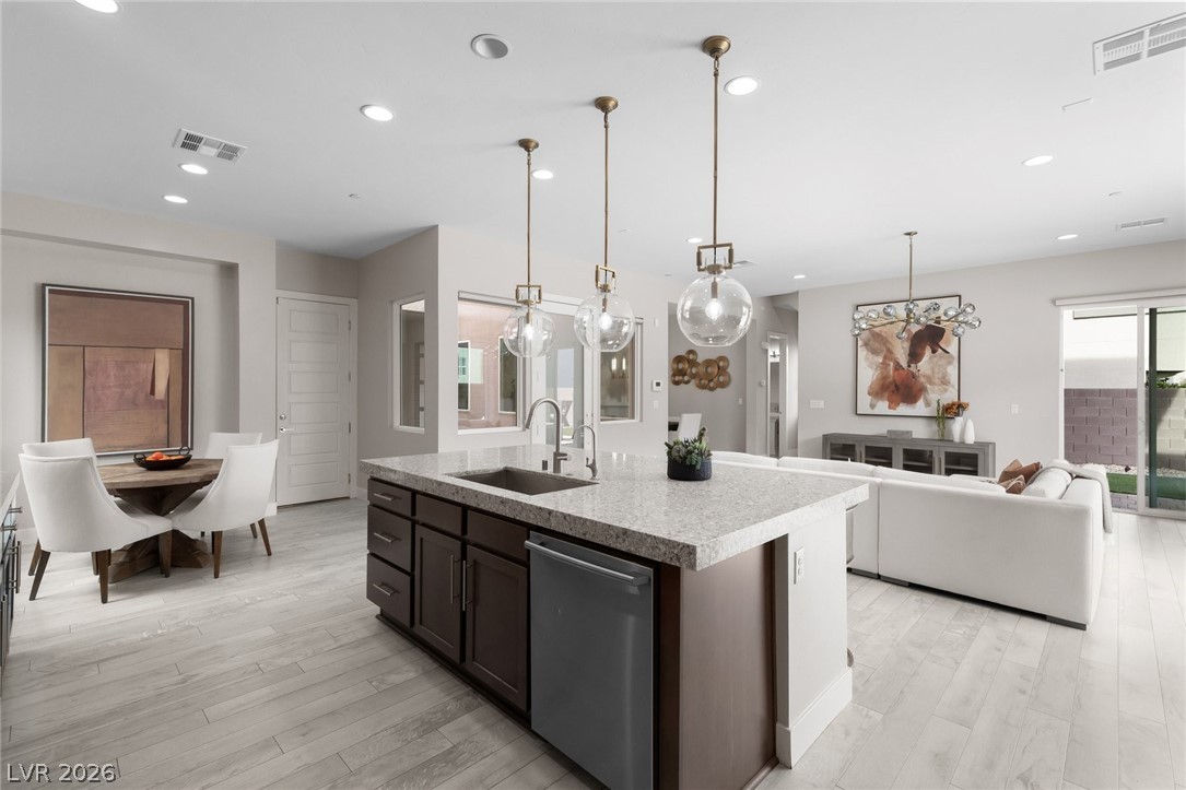 276 Crimson Edge Street