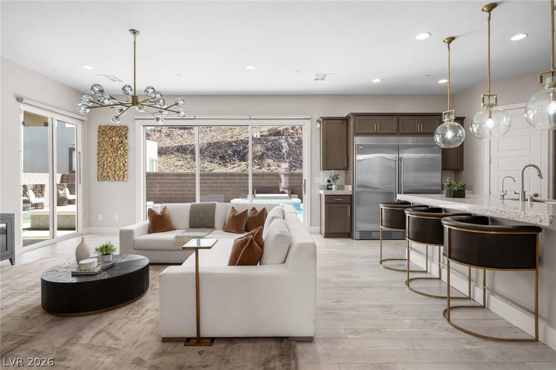 276 Crimson Edge Street