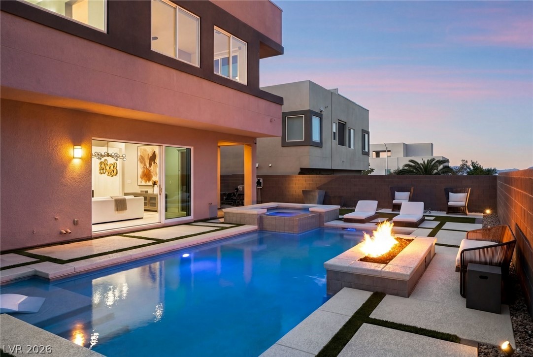 276 Crimson Edge Street