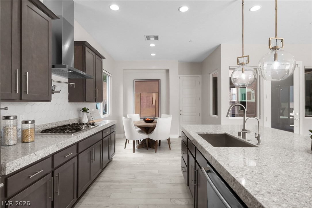 276 Crimson Edge Street