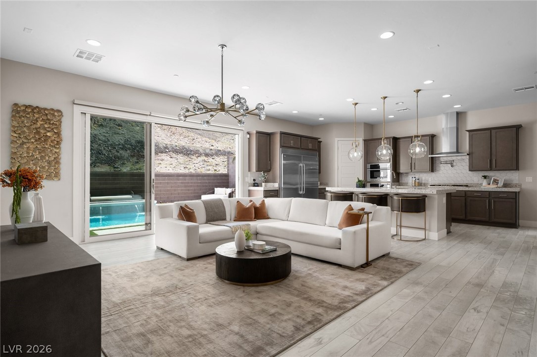 276 Crimson Edge Street