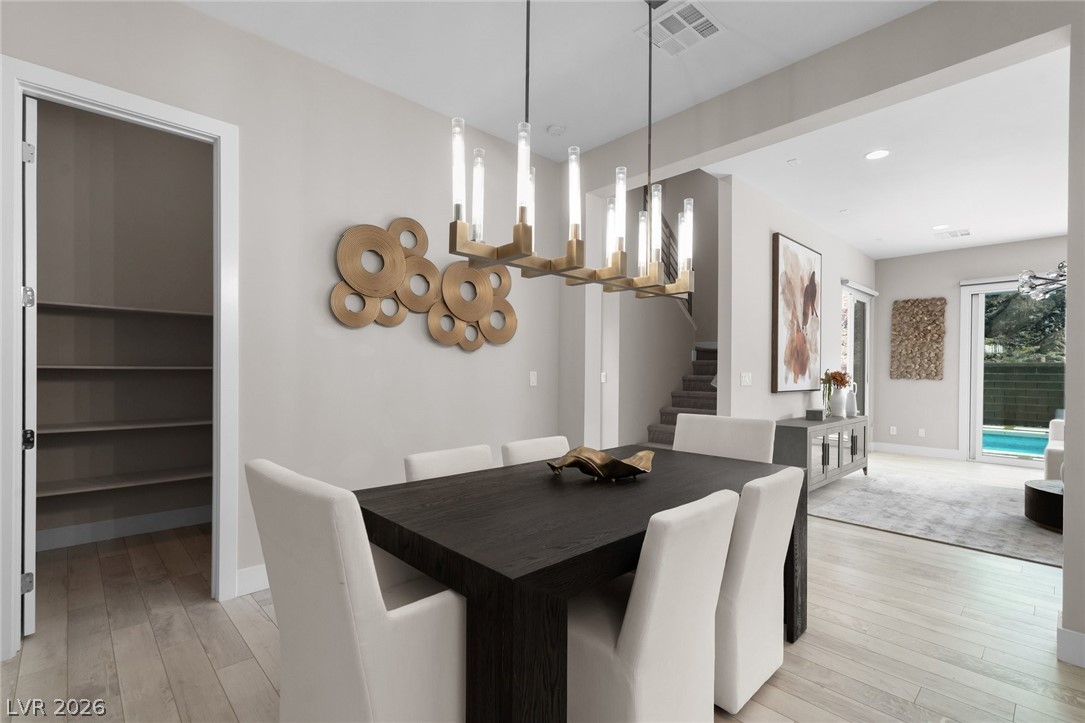 276 Crimson Edge Street