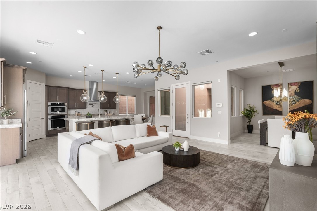 276 Crimson Edge Street