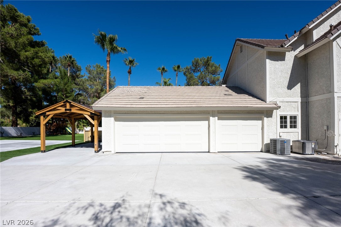 30 Quail Hollow Drive