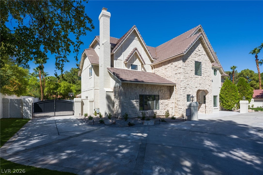 30 Quail Hollow Drive