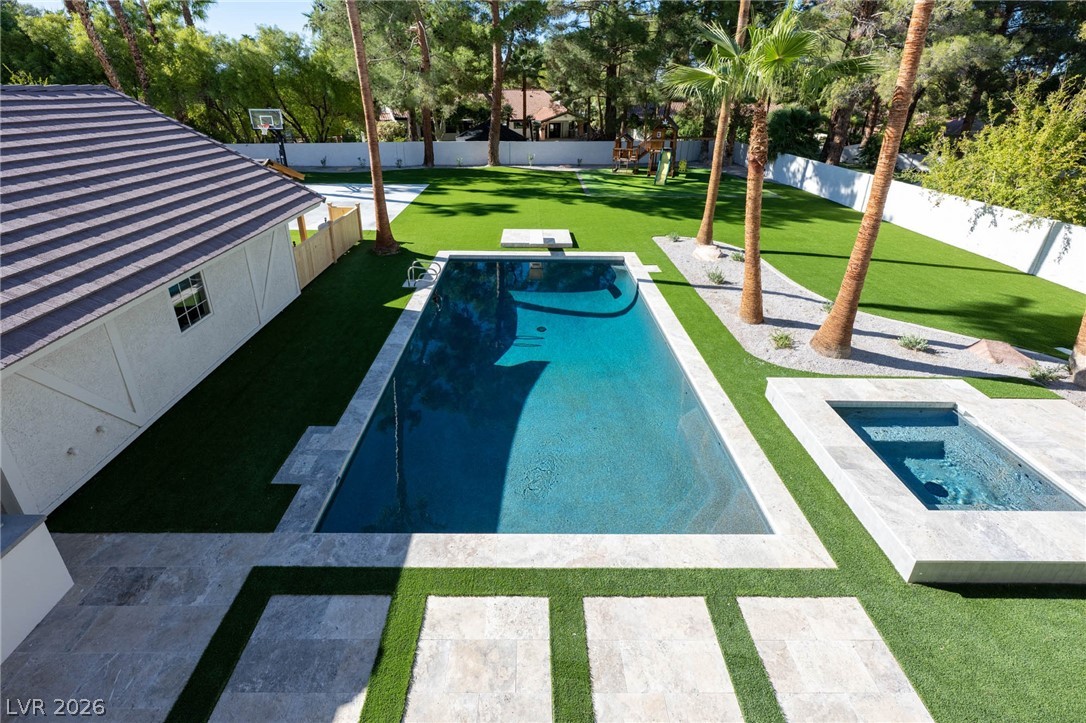 30 Quail Hollow Drive