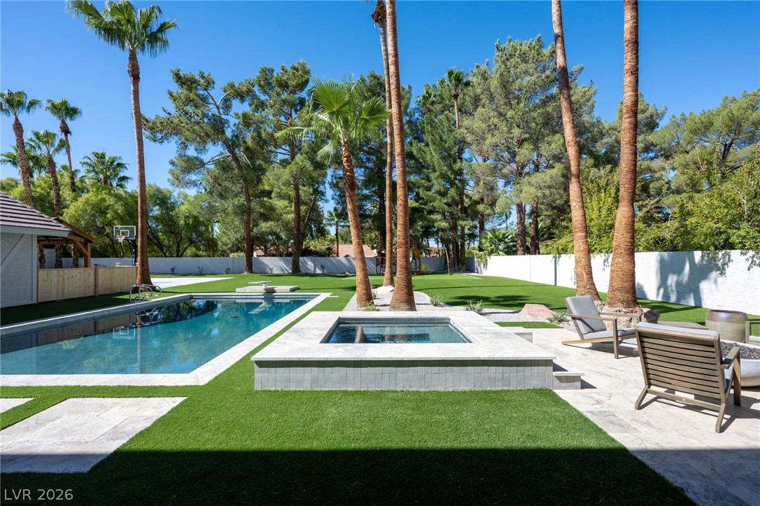 30 Quail Hollow Drive