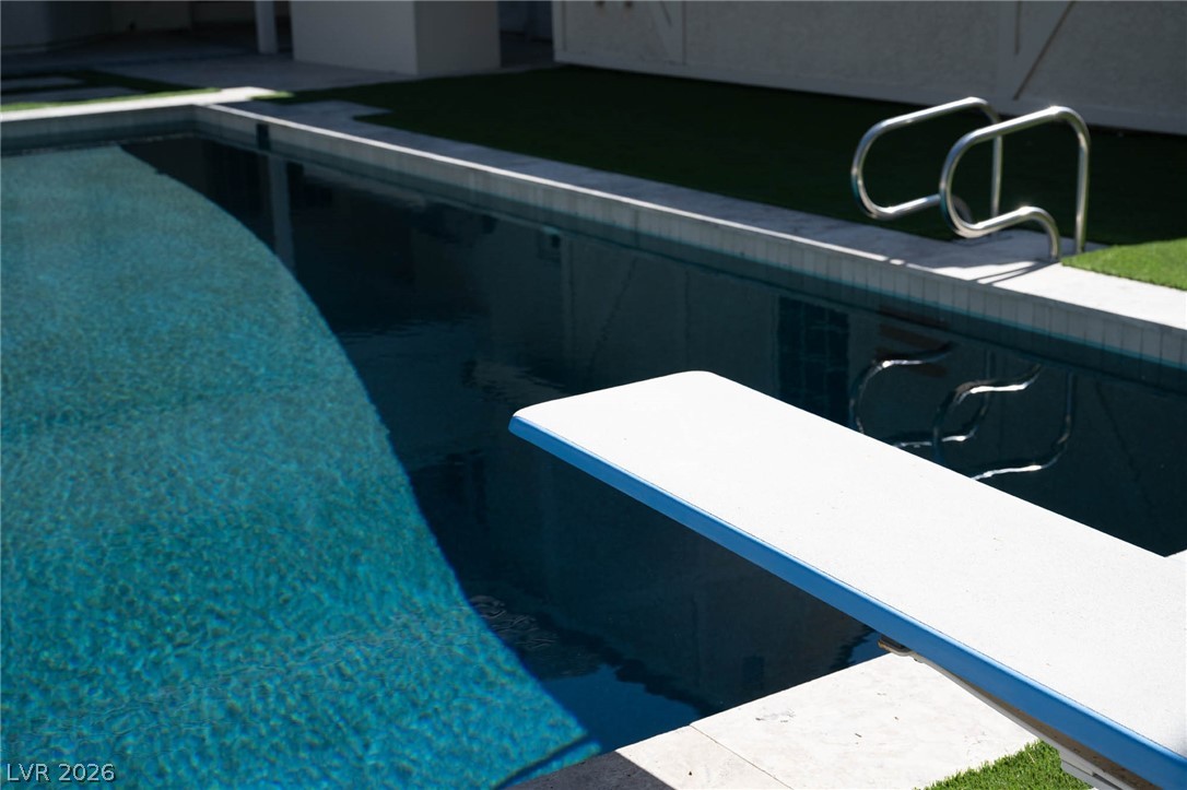 30 Quail Hollow Drive