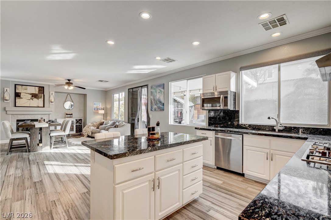 1293 Peppercorn Avenue