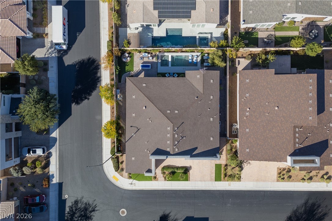 3016 Travesara Avenue