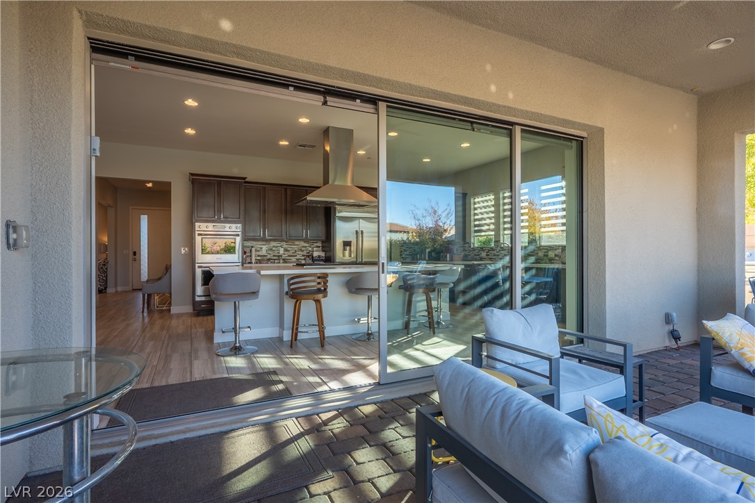 3016 Travesara Avenue