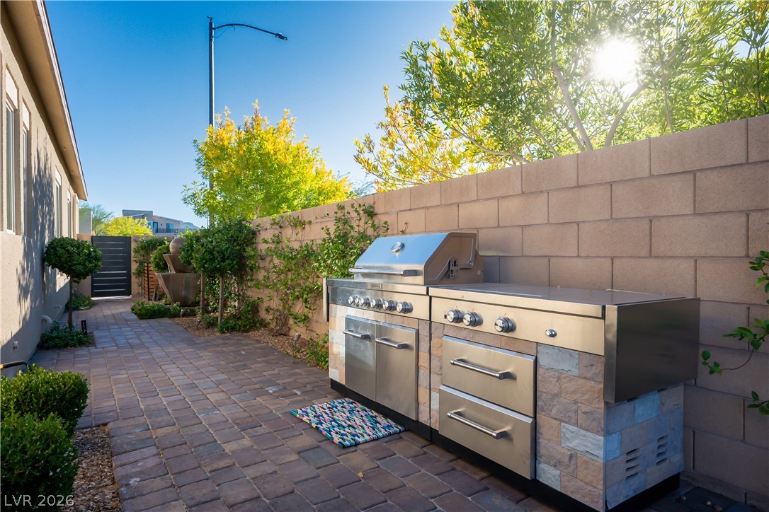 3016 Travesara Avenue