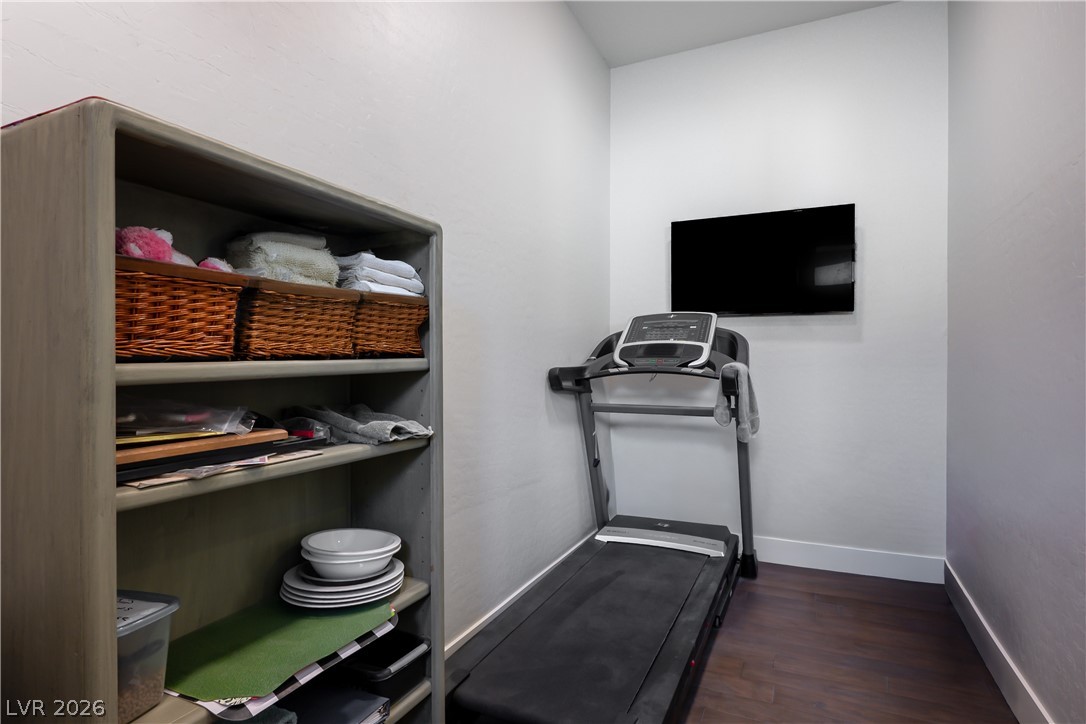 3016 Travesara Avenue