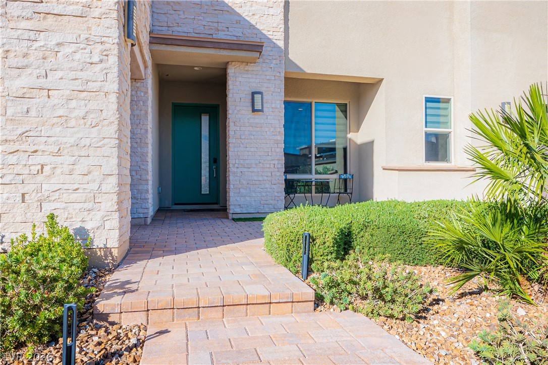 3016 Travesara Avenue