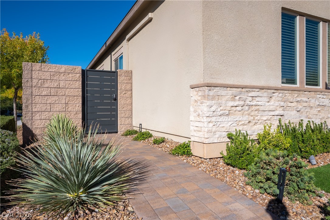 3016 Travesara Avenue