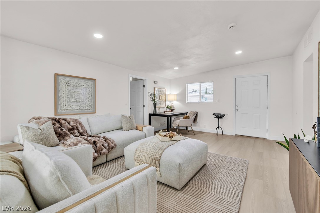 1506 East Saint Louis Avenue