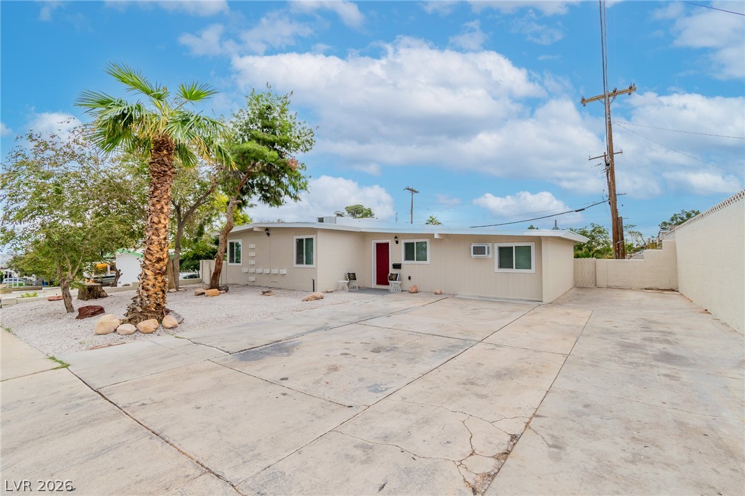 1506 East Saint Louis Avenue