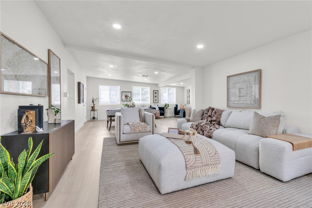 1506 East Saint Louis Avenue