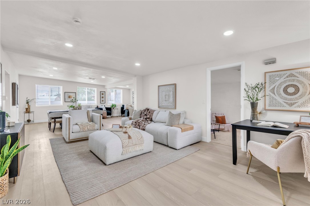 1506 East Saint Louis Avenue