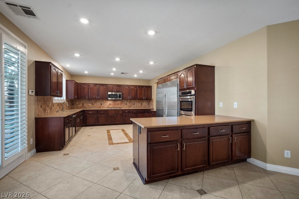 7108 Los Banderos Avenue