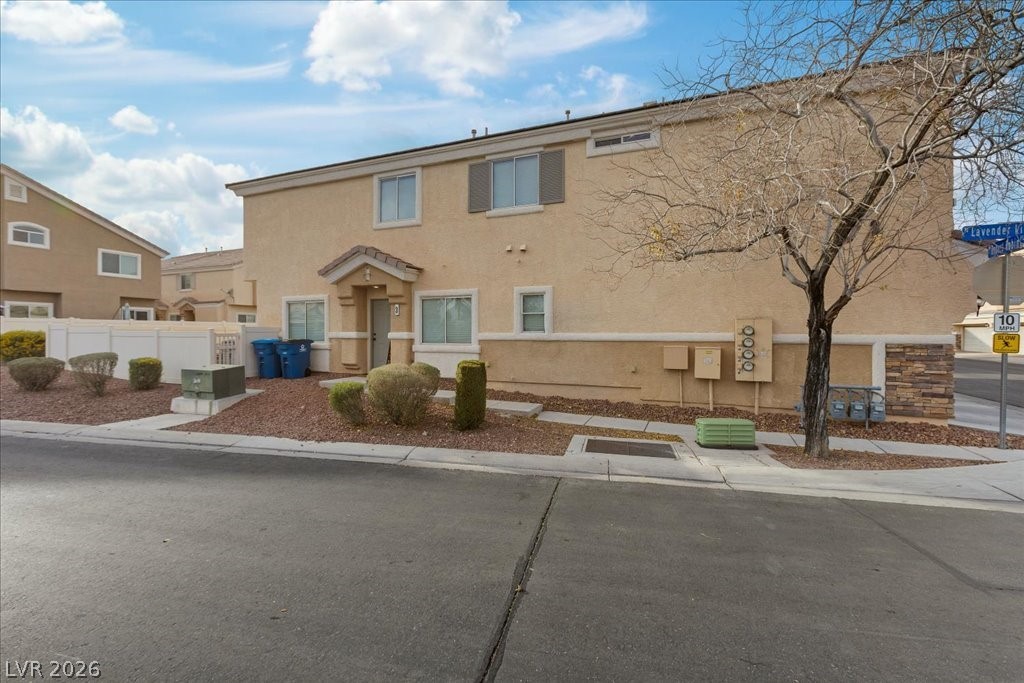 3405 Robust Robin Place 3