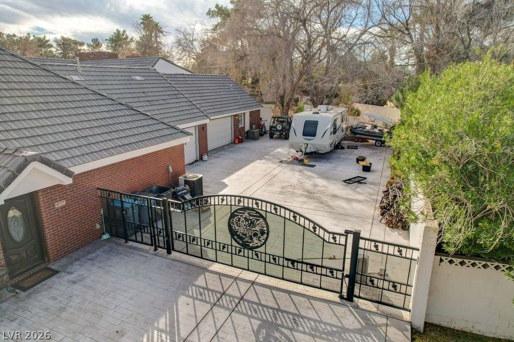 7229 Mira Vista Street
