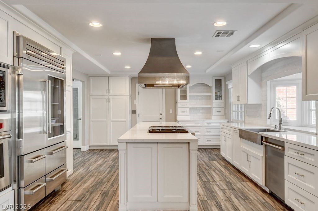 7229 Mira Vista Street