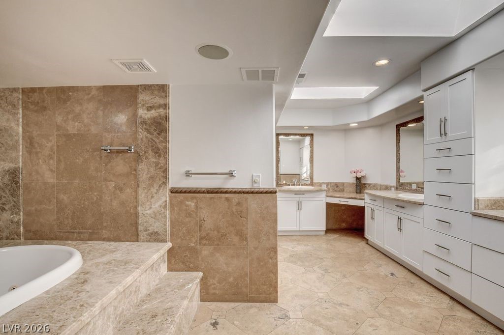 7229 Mira Vista Street