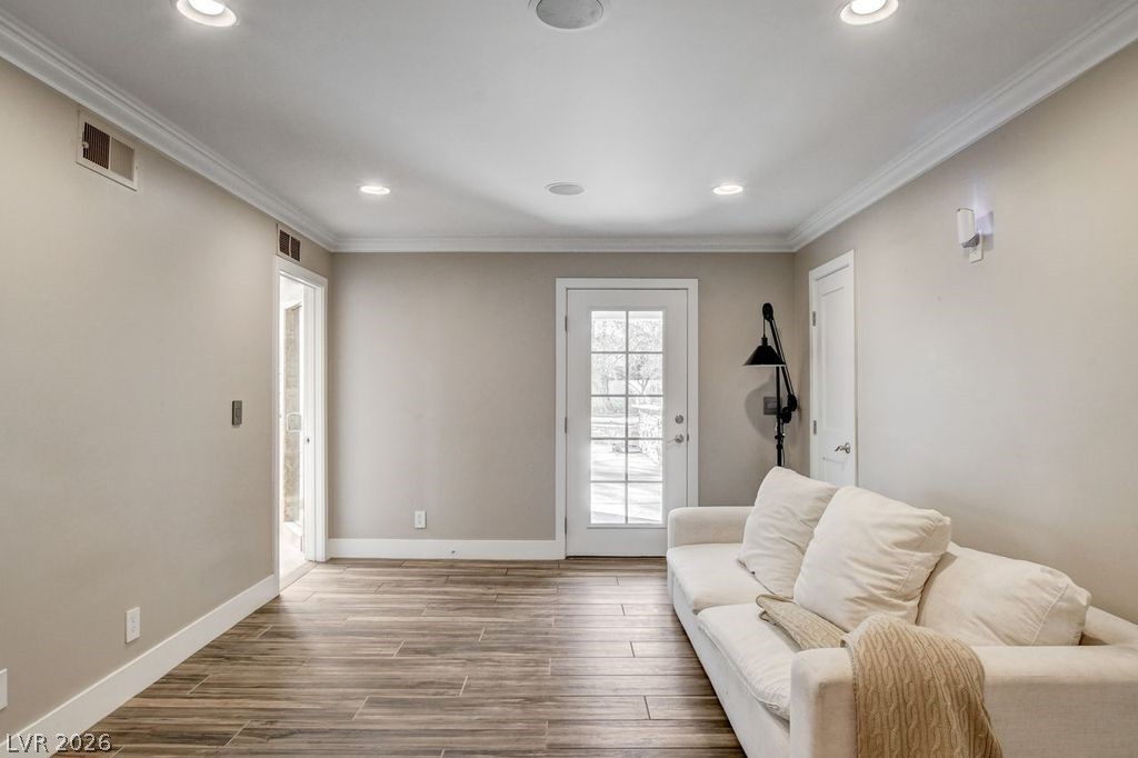 7229 Mira Vista Street