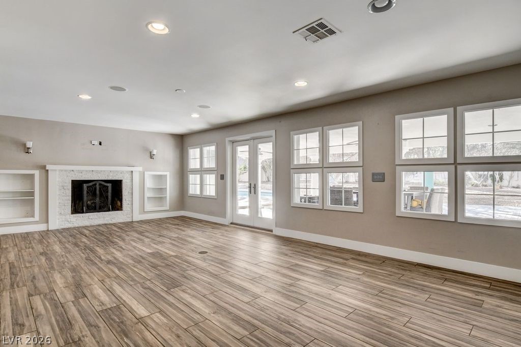 7229 Mira Vista Street