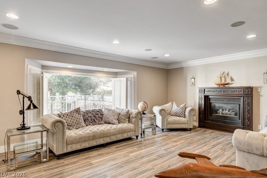 7229 Mira Vista Street