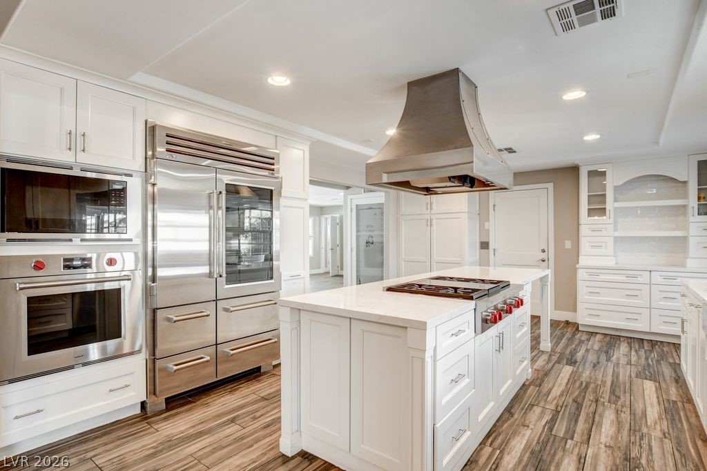 7229 Mira Vista Street