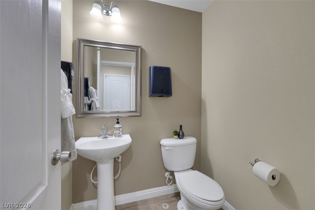 7987 Delft Blue Street