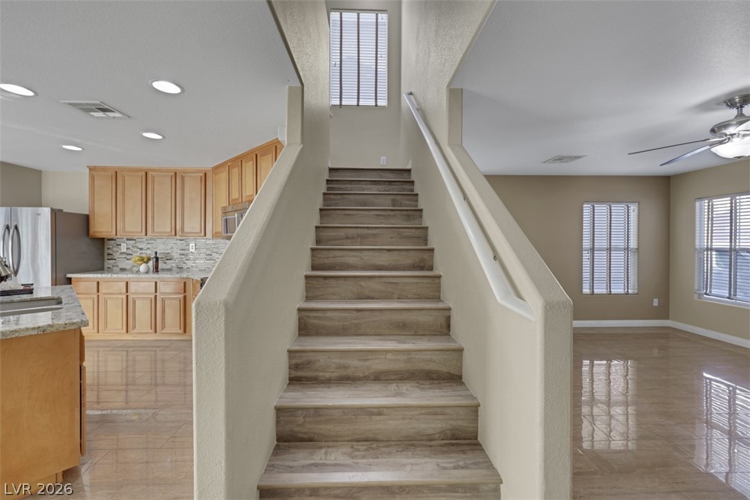 7987 Delft Blue Street